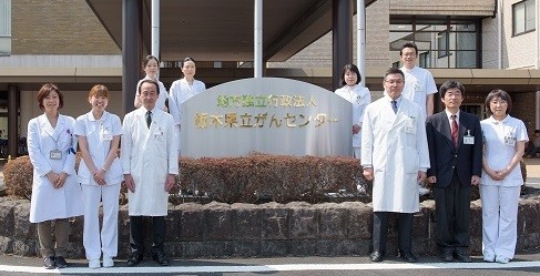 地方独立行政法人に移行当時の医師と看護師の集合写真