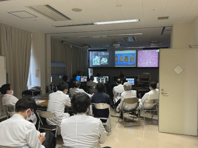 肝胆膵・下部消化管カンファレンスの様子