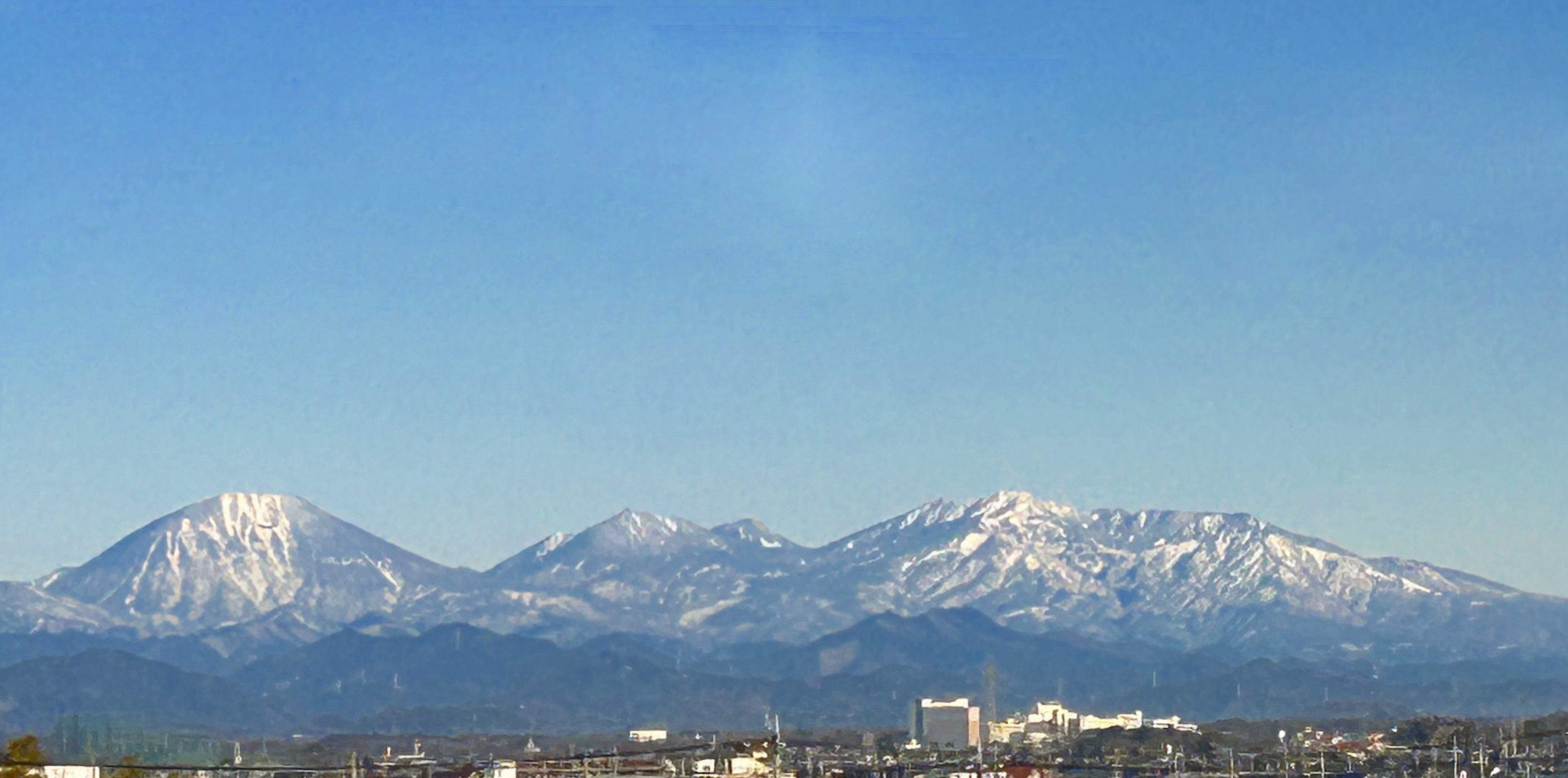 宇都宮市内から見える日光の山々